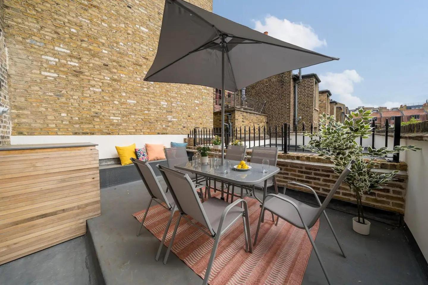 Pass The Keys Exclusive Townhouse W Terrace Casa vacanze *